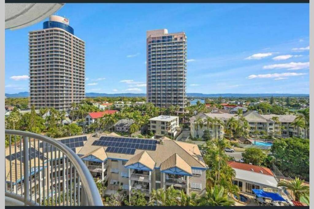 Surfers/Broadbeach Pool View. Free Parking & Wifi Gold Coast Zewnętrze zdjęcie